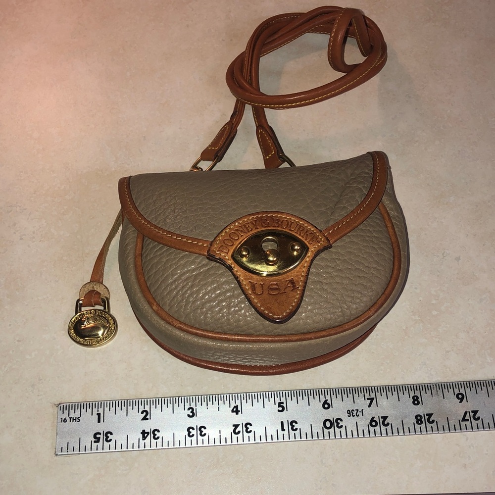 Vintage Dooney & Bourke mini crossbody bag